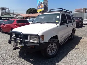 Isuzu Trooper 1998 White