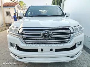 Toyota Land Cruiser 2019 Off white