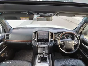 Toyota Land Cruiser 2019 Off white