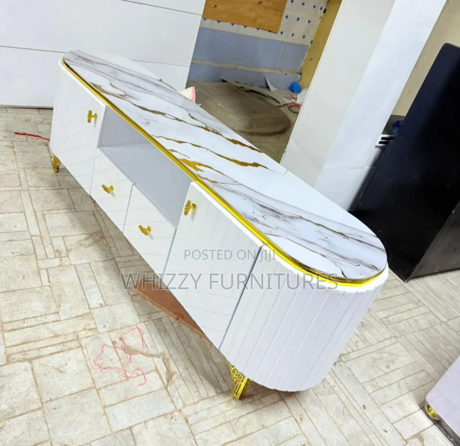 Moden Tv Stand