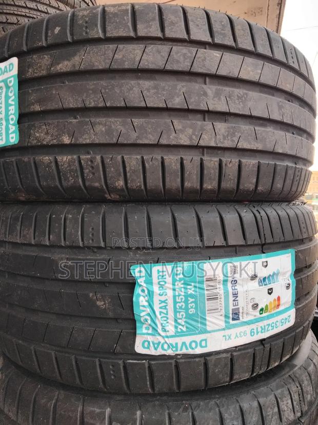 Tyre 245/35zr19 Dovroad