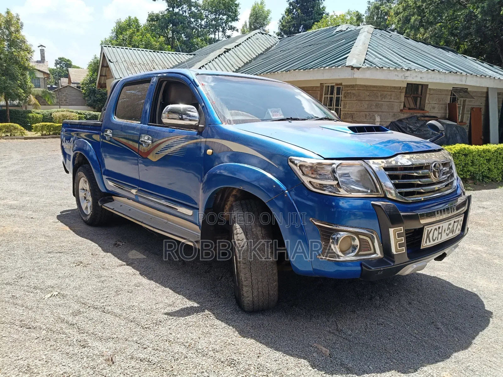 Toyota Hilux 2010 Blue