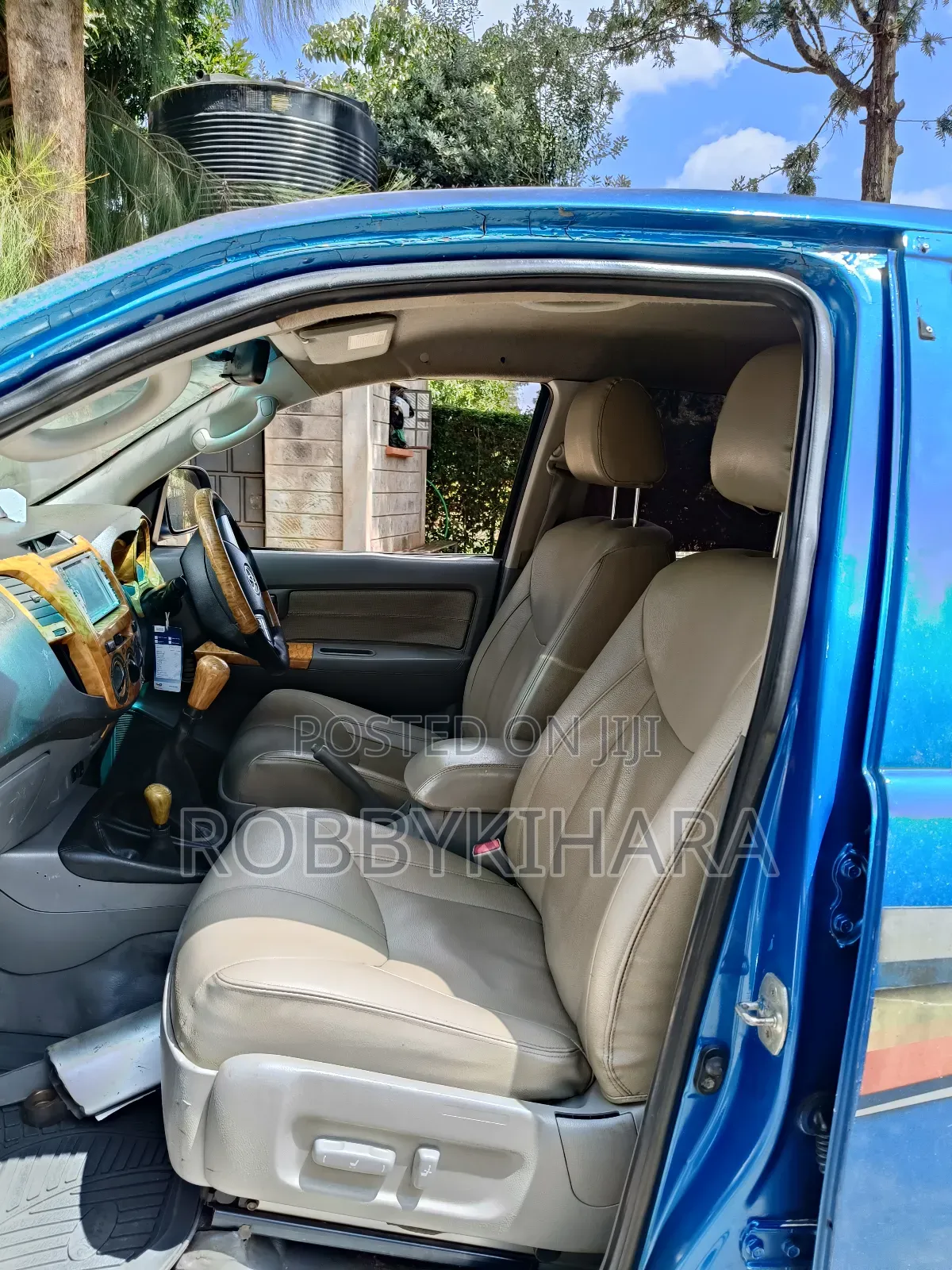 Toyota Hilux 2010 Blue