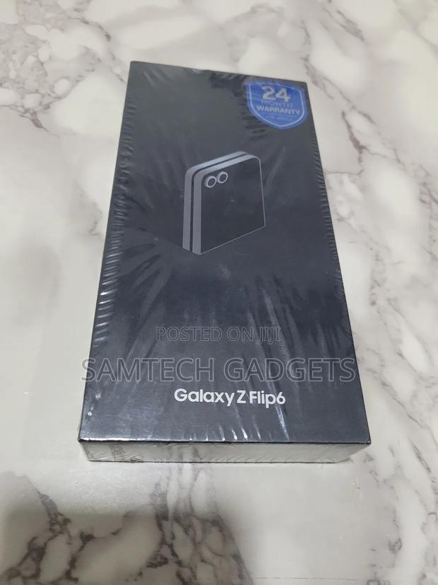 New Samsung Galaxy Z Flip6 256 GB Black - main view