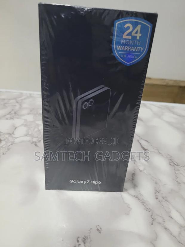 New Samsung Galaxy Z Flip6 256 GB Black - thumbnail 2