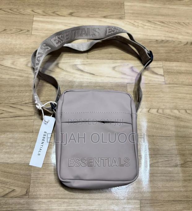 Essential Sling Bags - thumbnail 3