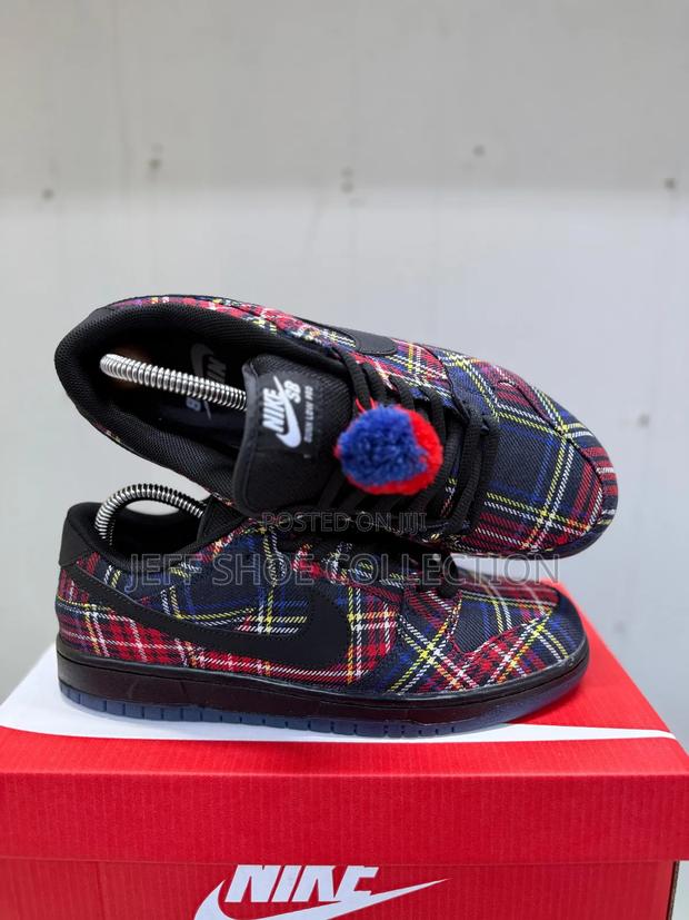 Nike Sb ×Nardwuar Low Dunk - thumbnail 4