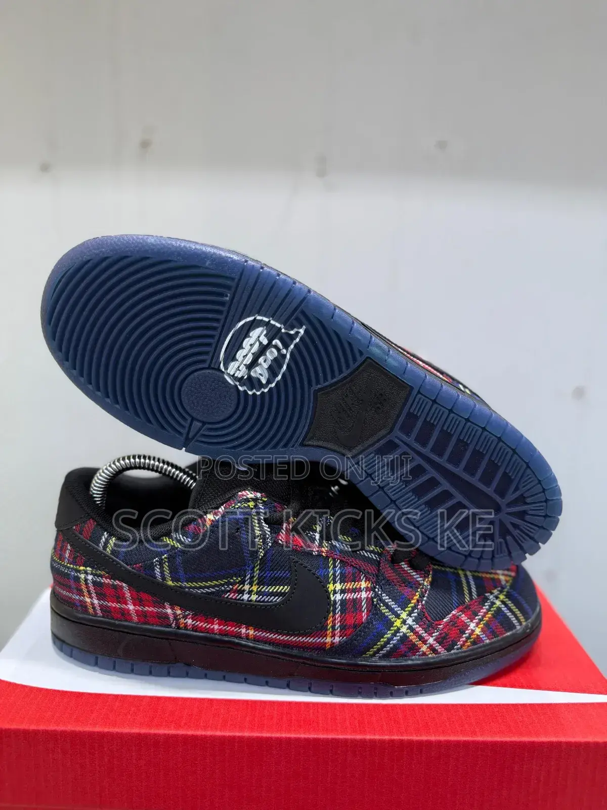 Nike Sb ×Nardwuar Low Dunk 