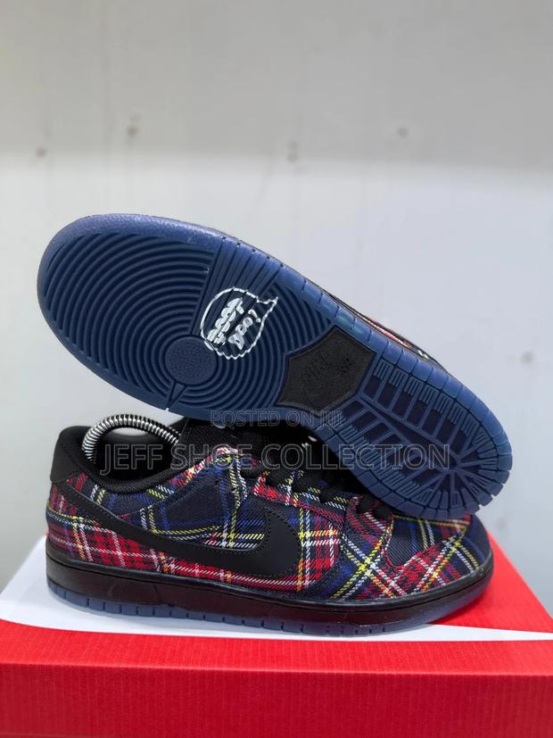 Nike Sb ×Nardwuar Low Dunk - thumbnail 5
