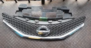 Nissan Note E12 Grill
