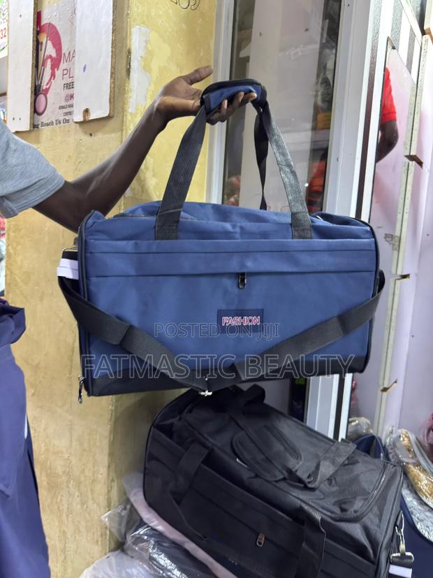 Unisex Duffle Bags - thumbnail 2