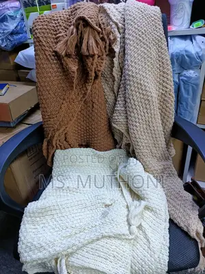 Quality Knit / Crochet Throw Blankets With Tassels