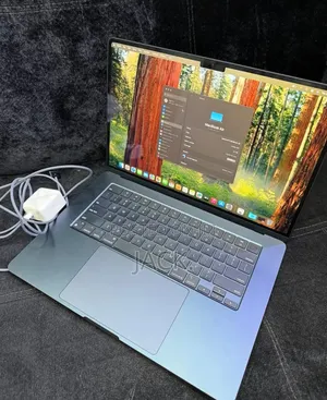 Laptop Apple MacBook Air 2024 M3 15-Inch 8GB Apple M3 SSD 512GB