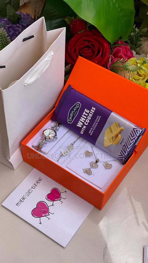 Necklace/Earrings Set Gift Box - main view