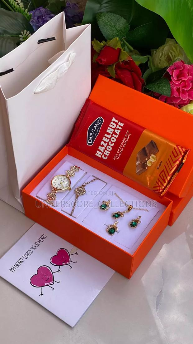 Necklace/Earrings Set Gift Box - thumbnail 2