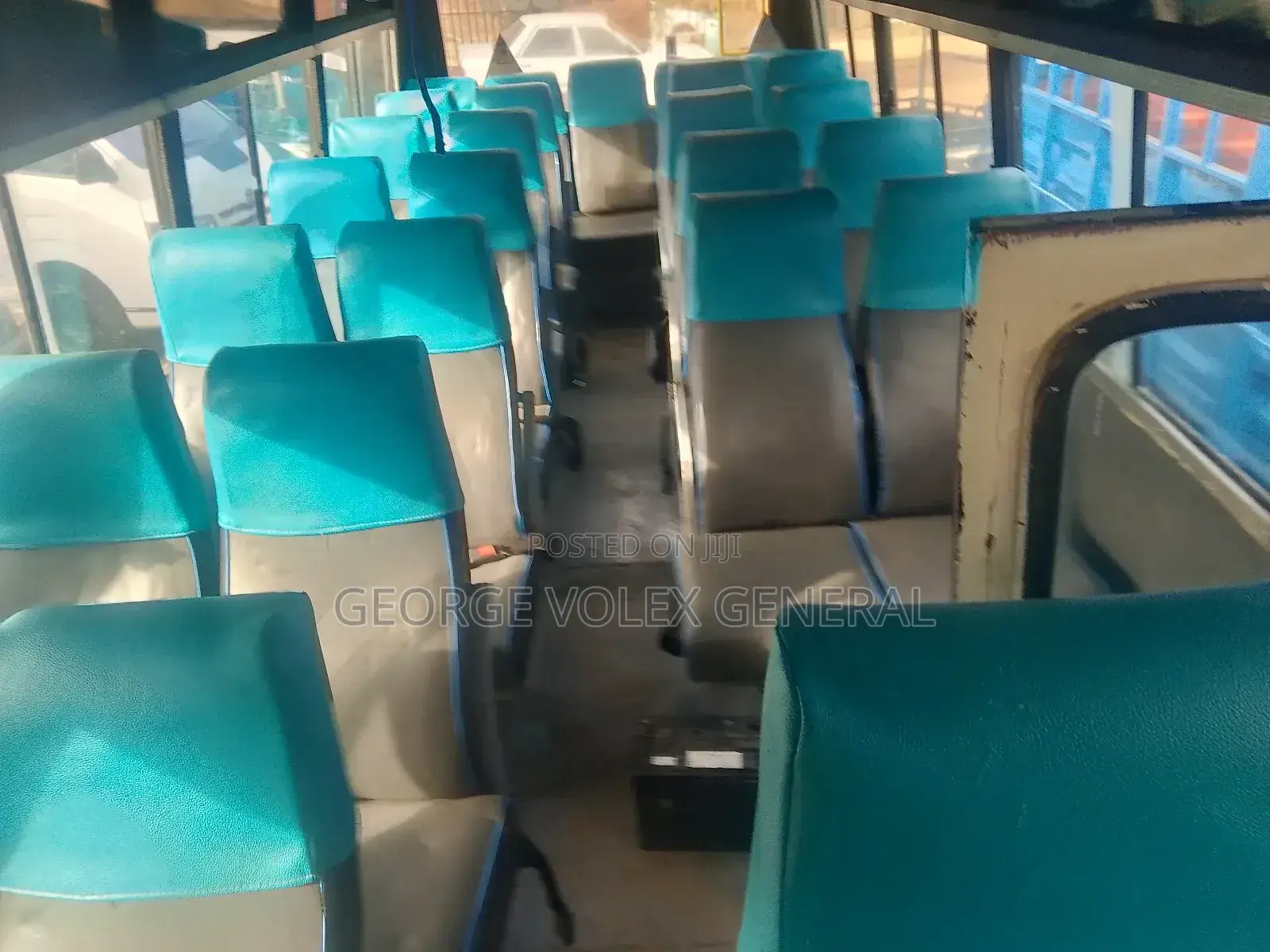 Isuzu Executive Bus 2008 Yellow