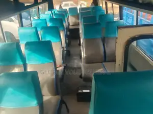 Isuzu Executive Bus 2008 Yellow