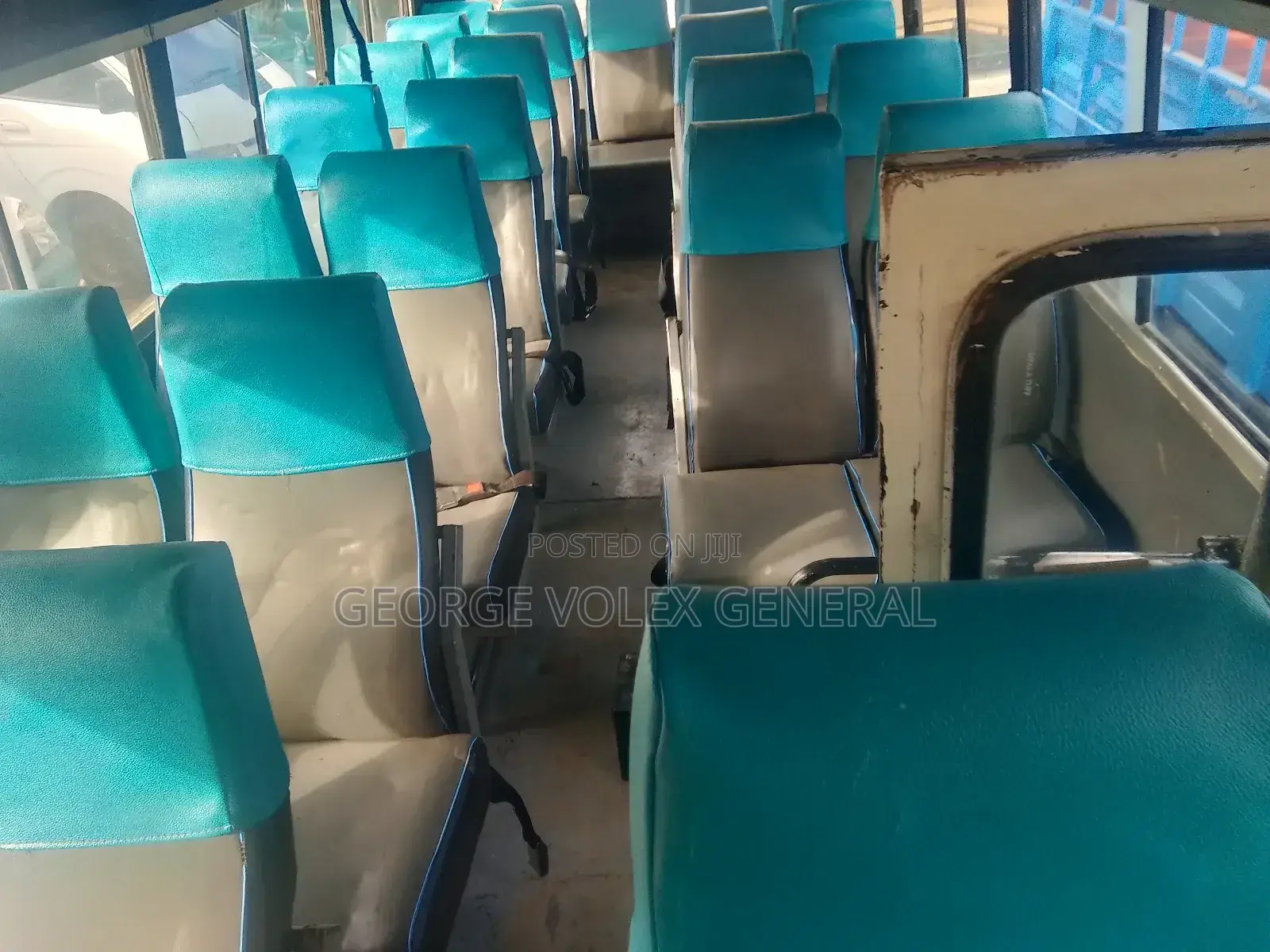 Isuzu Executive Bus 2008 Yellow