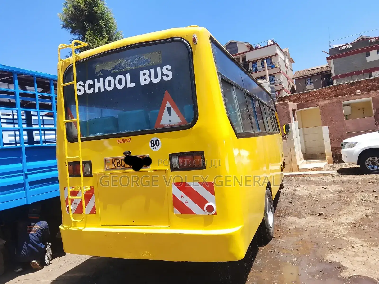 Isuzu Executive Bus 2008 Yellow