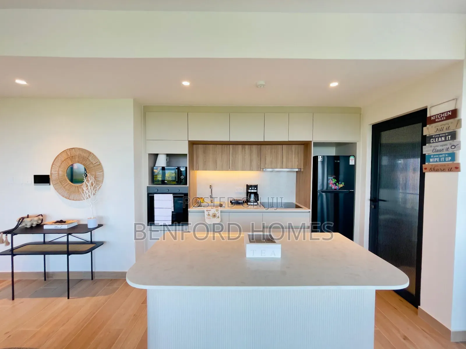 2 Bedroom Sea View Apartment for Short Term Let