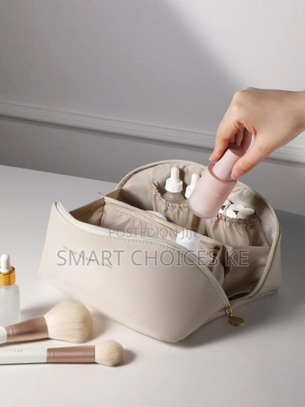 Multifunctional Waterproof Large Cosmetic Bag - thumbnail 3