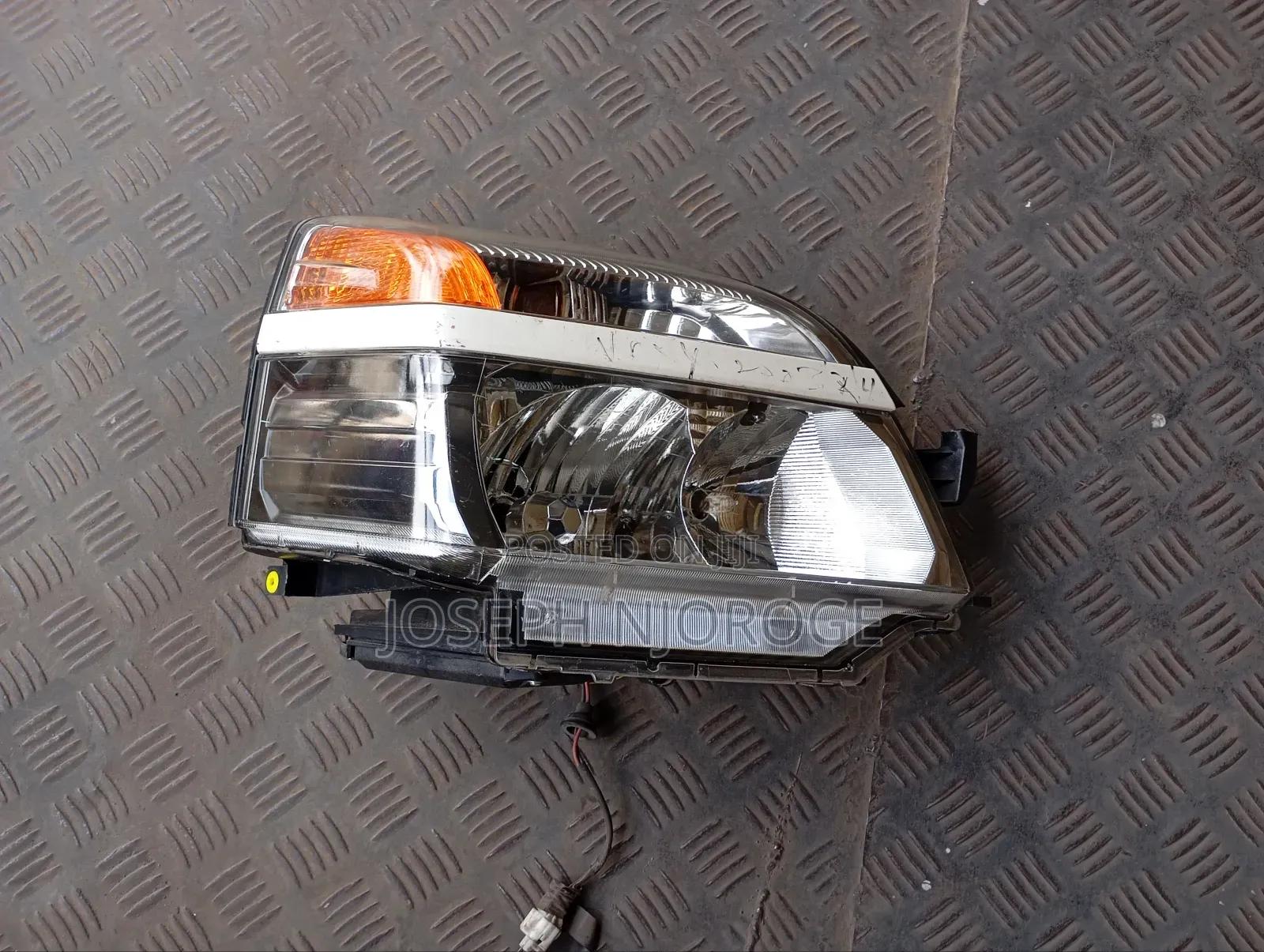 Voxy/Noah 2003 Headlight