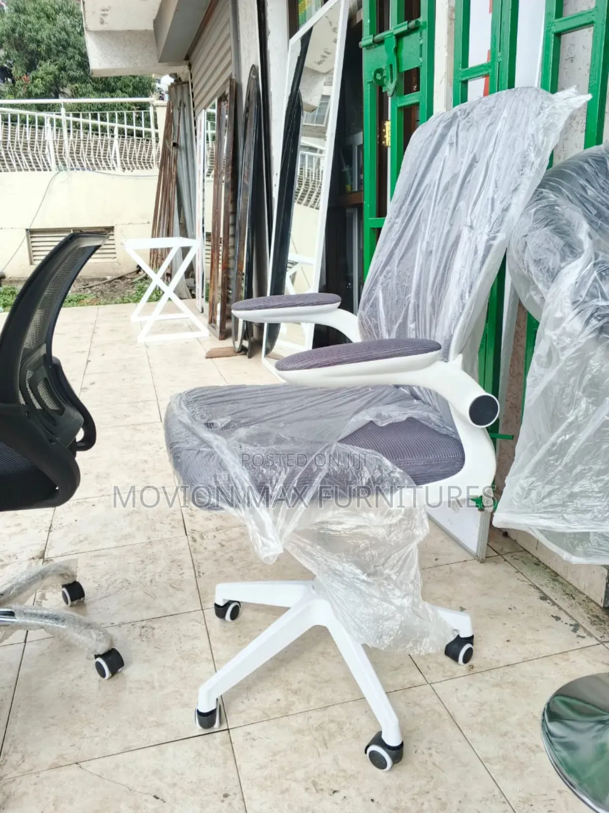 Low Back Adjustable Arms Rotating Chairs