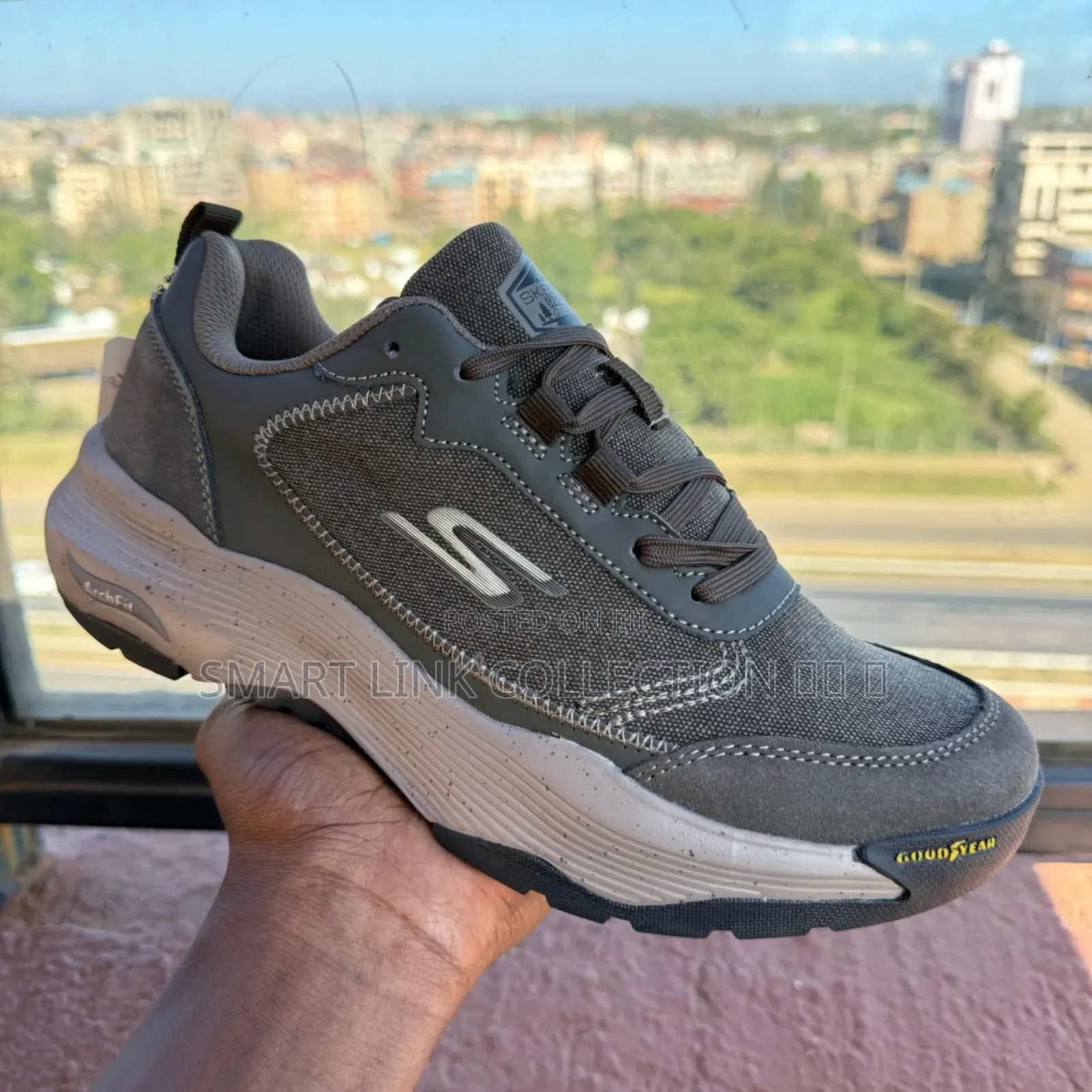 Sketchers Sneakers