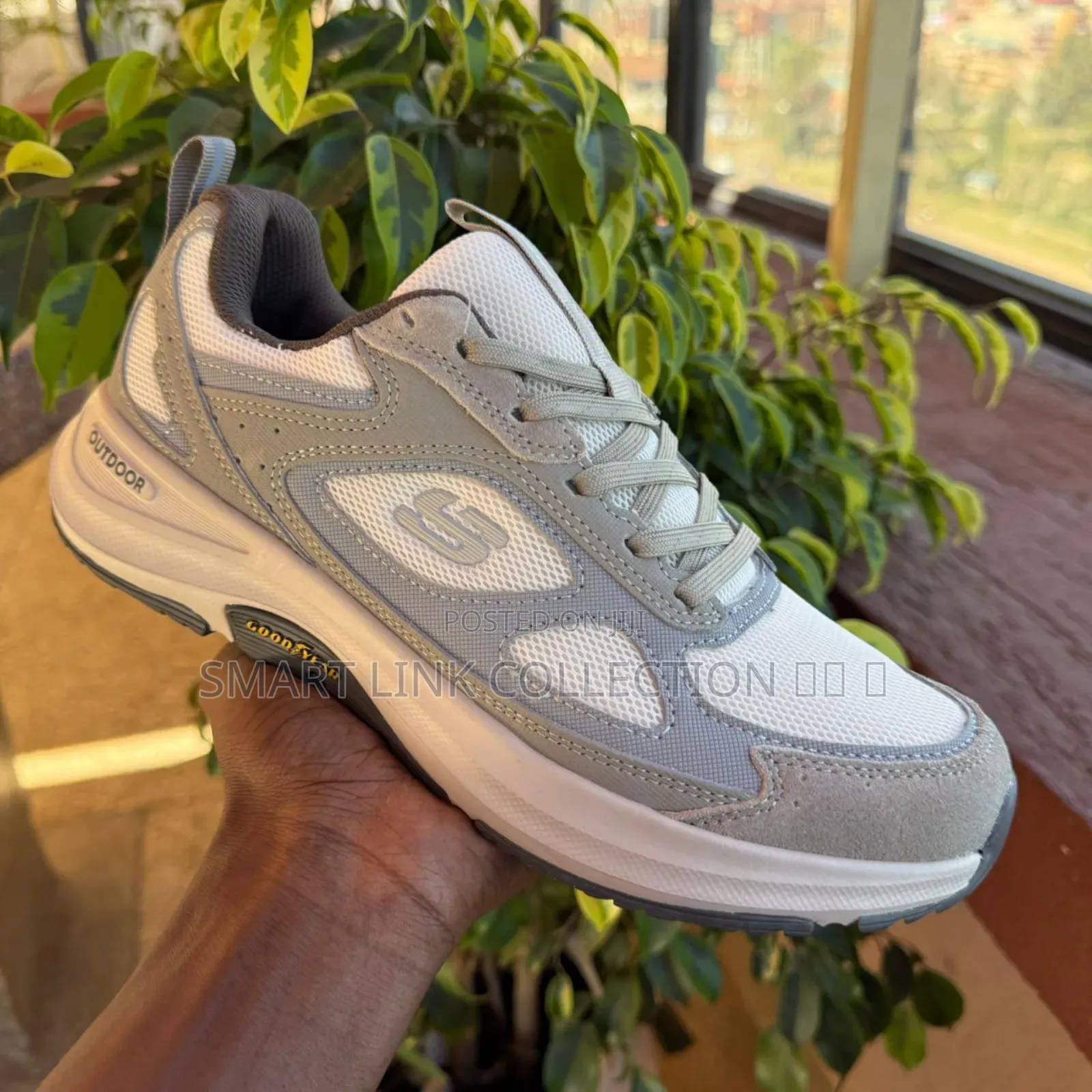 Sketchers Sneakers