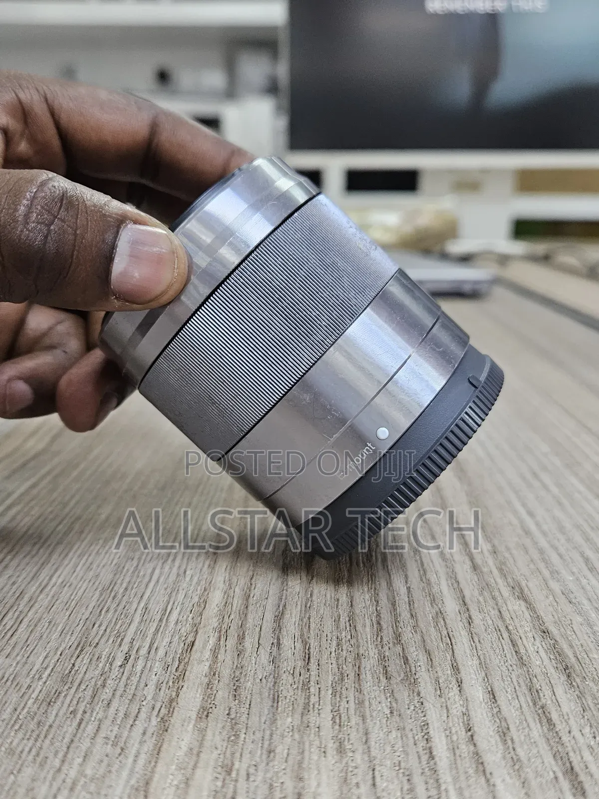 Sony E -Mount 50mm F/1.8 Oss