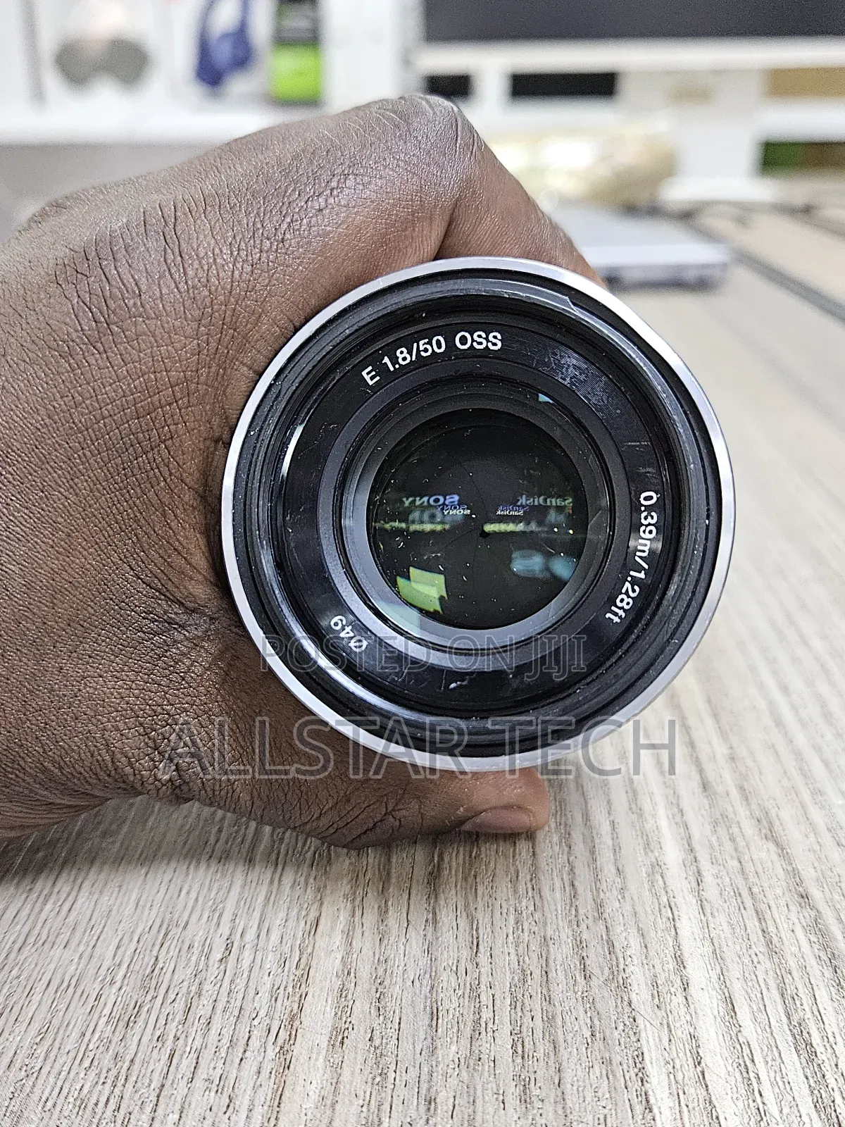 Sony E -Mount 50mm F/1.8 Oss