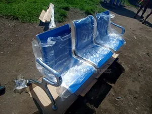 4-Seater Metal Waiting Bench With Armrests – Blue Finish