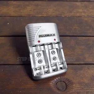 Standard Intelligent Rechargeable Batteries 4 Slot Battery Charger