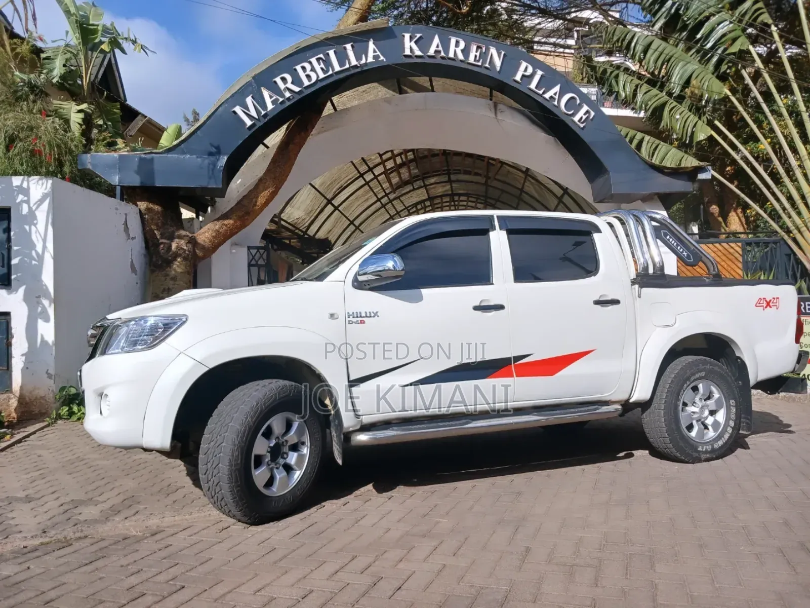 Toyota Hilux 2012 White