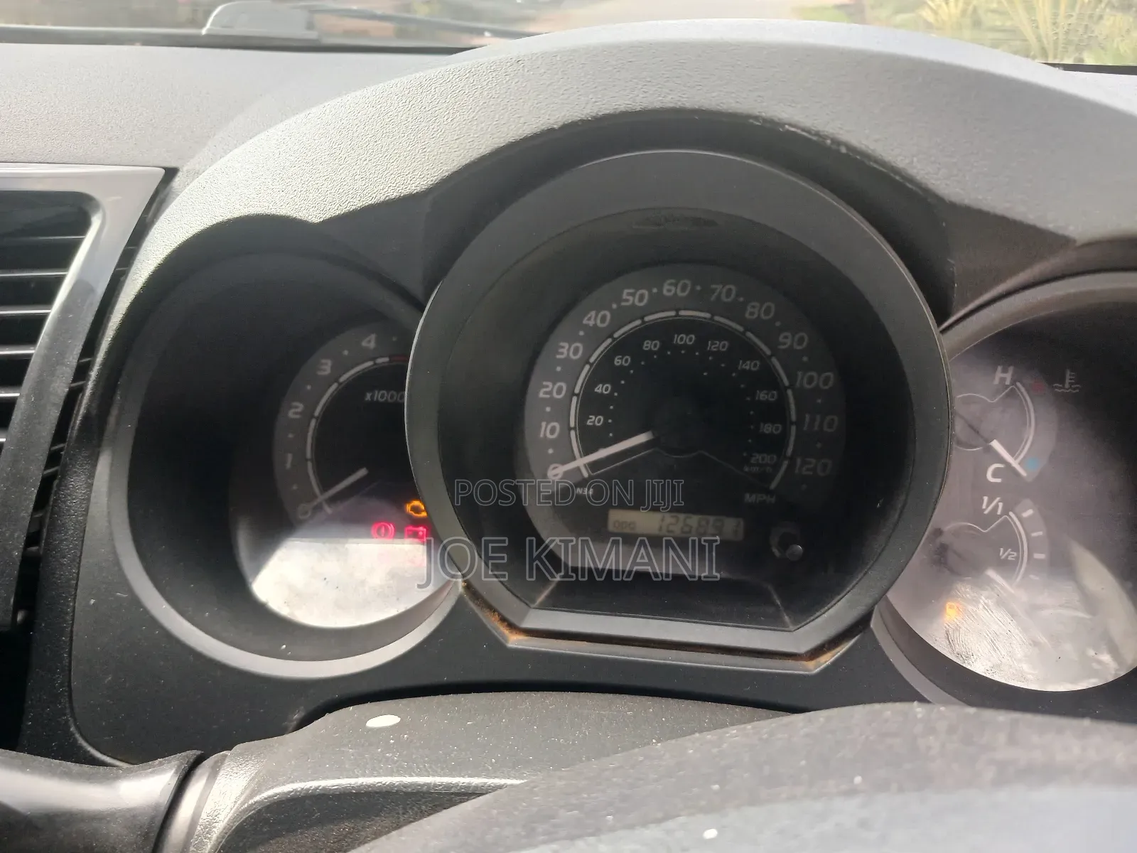 Toyota Hilux 2012 White