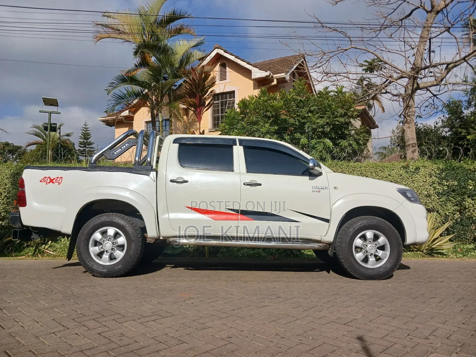 Toyota Hilux 2012 White