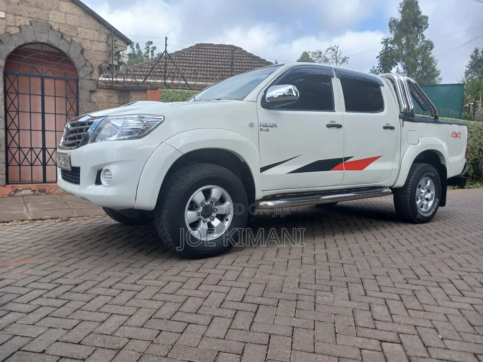 Toyota Hilux 2012 White