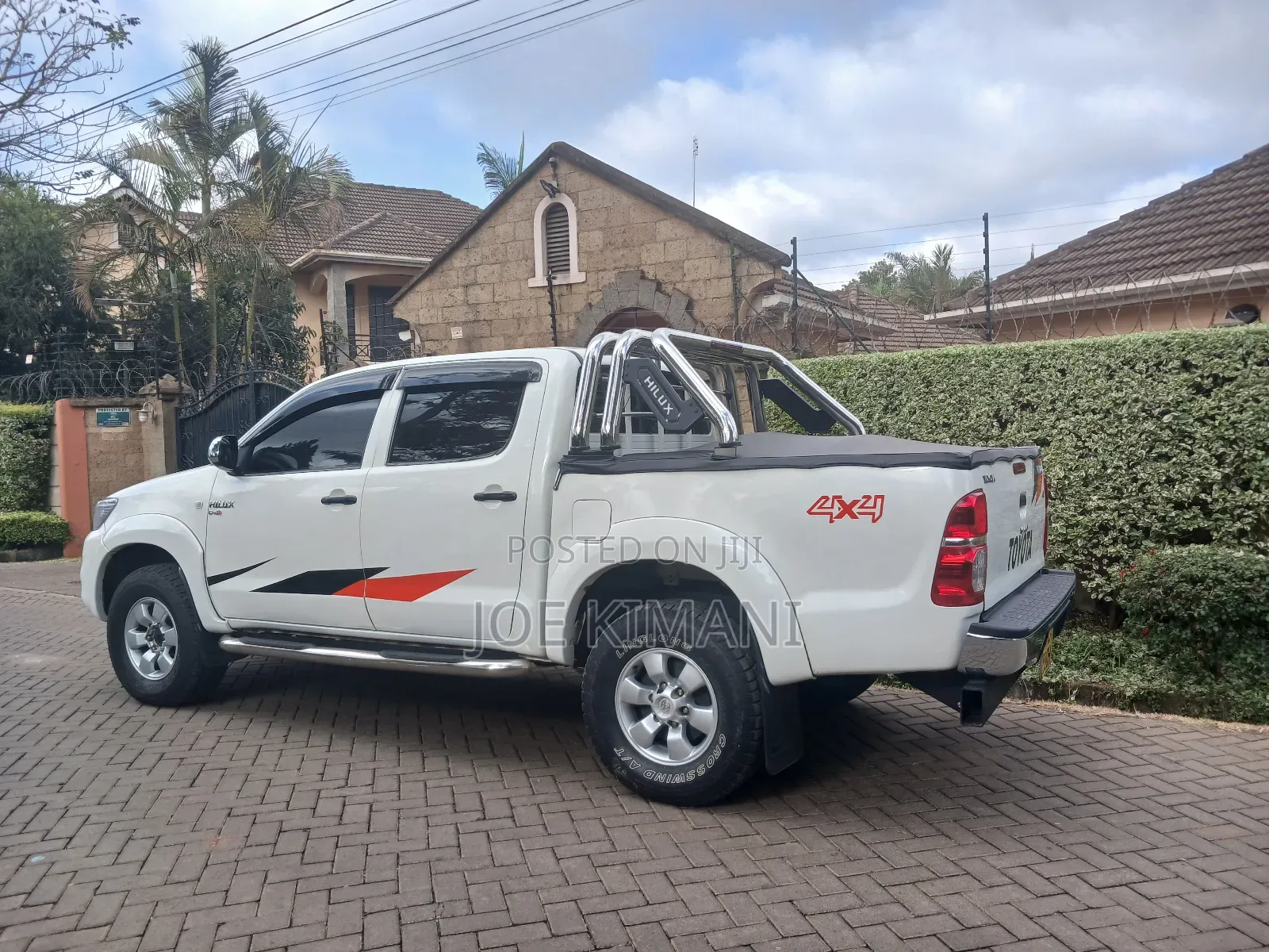 Toyota Hilux 2012 White