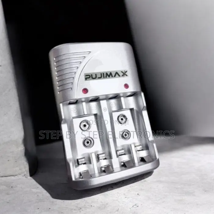 Long Lasting Convenient Rechargeable Batteries 4 Slot Battery Charger
