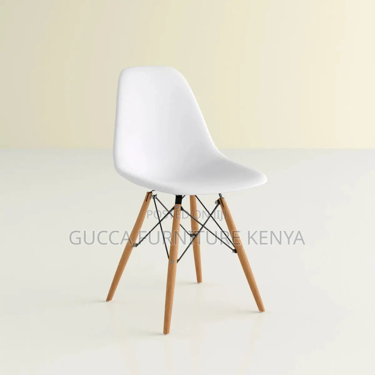 Armless Plastic Eames Dining Chair