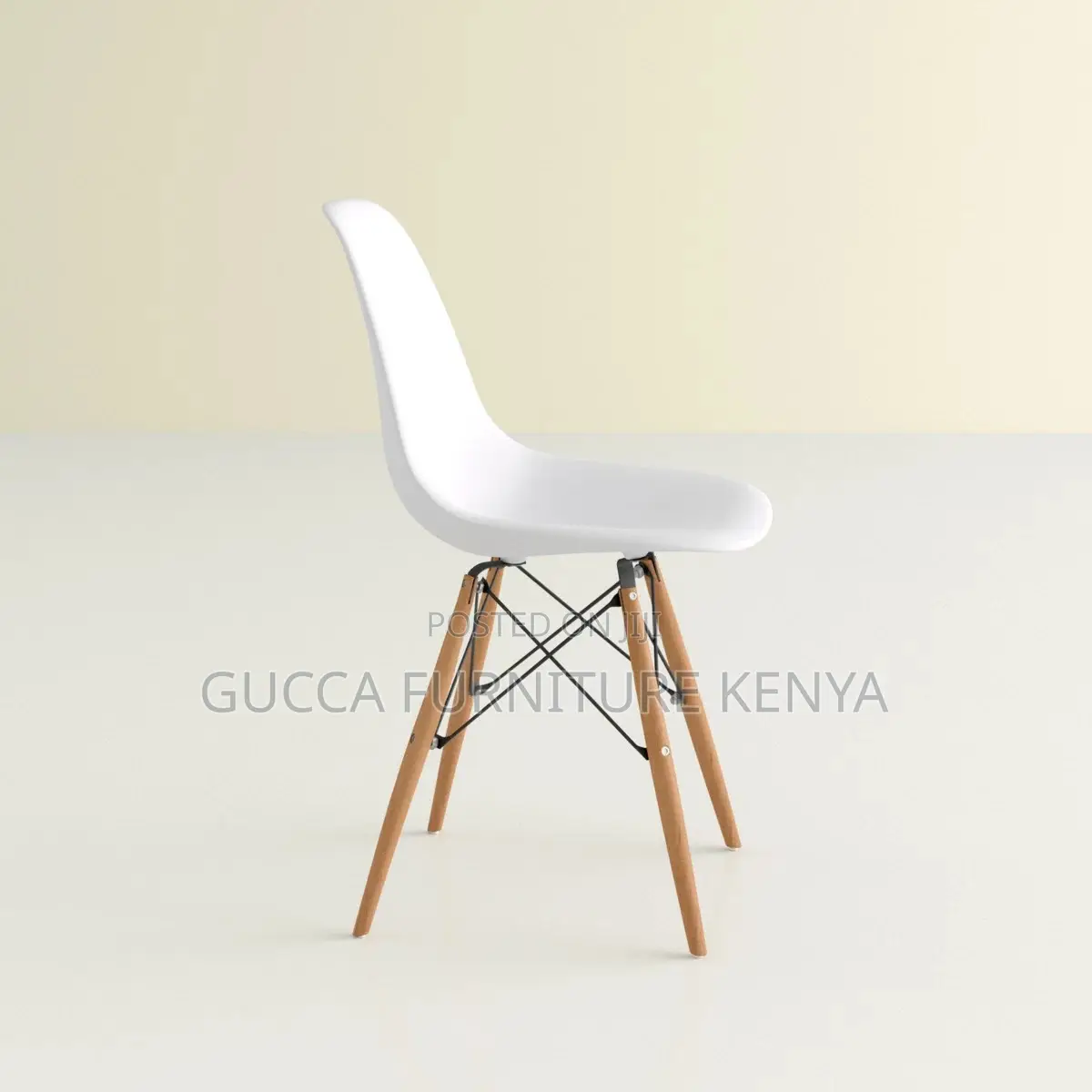 Armless Plastic Eames Dining Chair