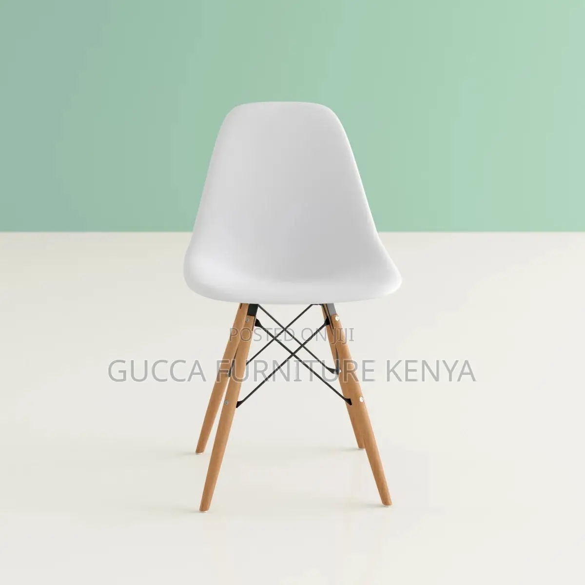 Armless Plastic Eames Dining Chair
