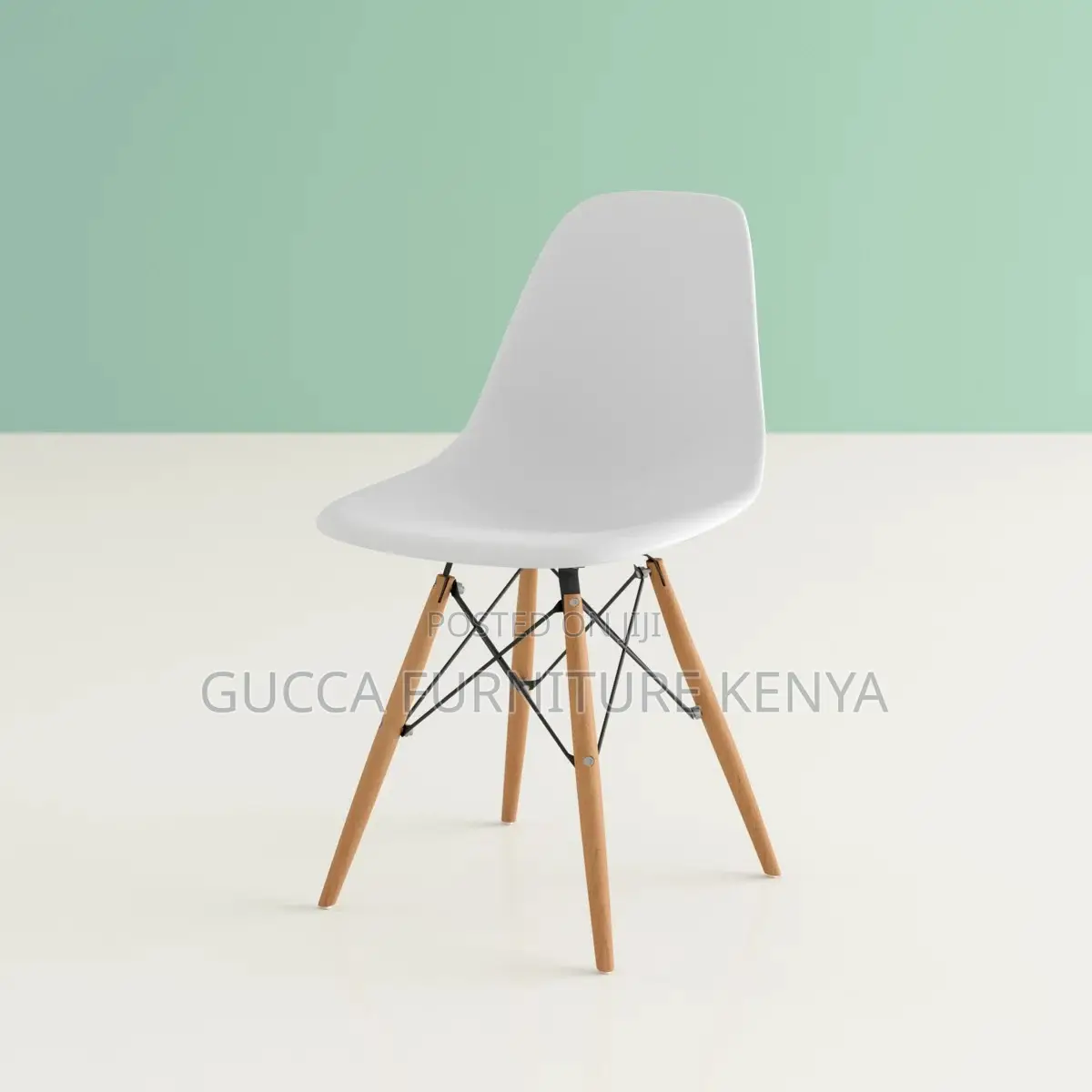 Armless Plastic Eames Dining Chair