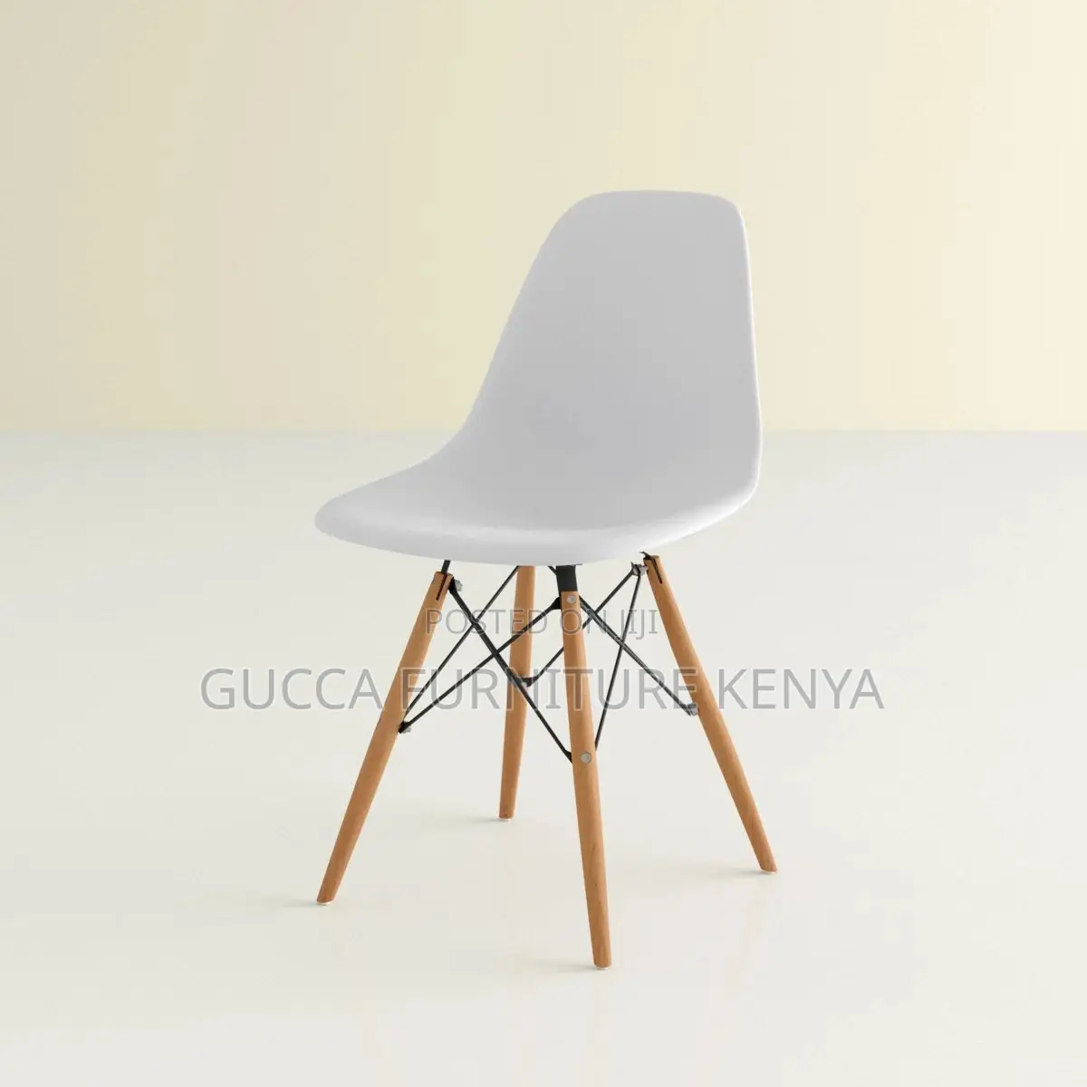 Armless Plastic Eames Dining Chair