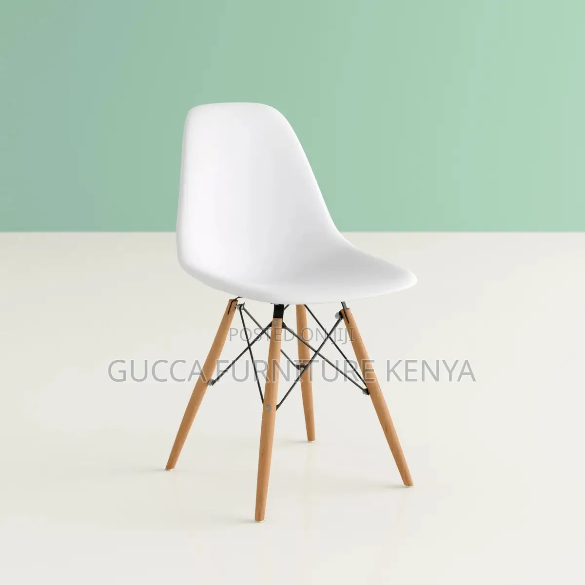 Armless Plastic Eames Dining Chair