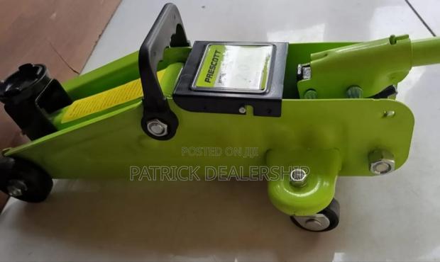 Hydraulic Floor Jack - thumbnail 2