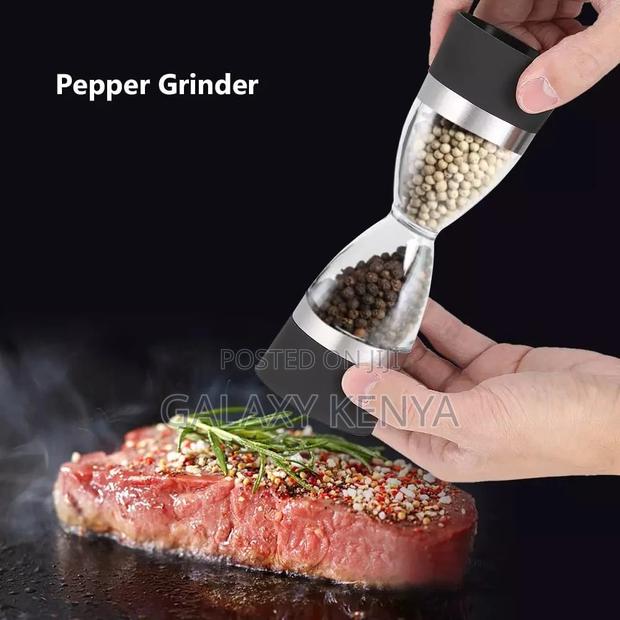 Hour Glass 2 in 1 Dual Salt/Pepper Shaker - thumbnail 6