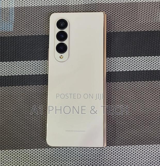 Samsung Galaxy Z Fold4 256 GB Silver - thumbnail 2
