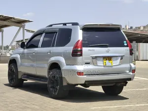 Toyota Land Cruiser Prado 2005 Silver