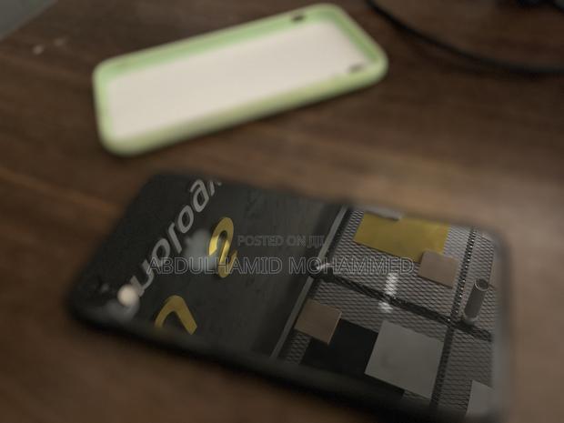 Apple iPhone XR 64 GB Black - thumbnail 4